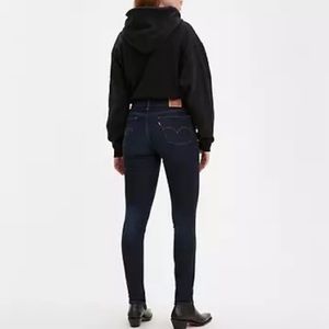 711 Skinny Levi’s